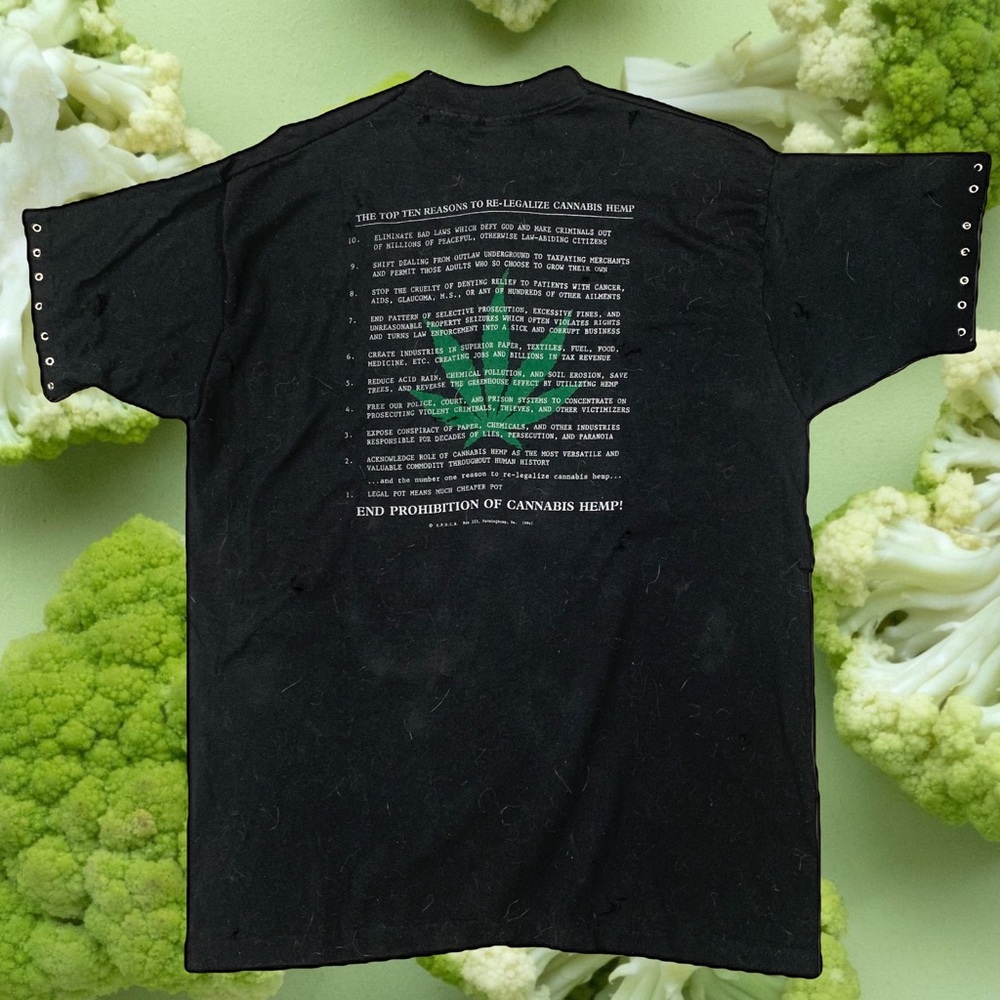 “RE-legalize It!” Tee 🥦🚭 (size: XL)
